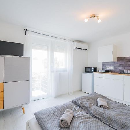 Zigzag Apartman Siófok Buitenkant foto