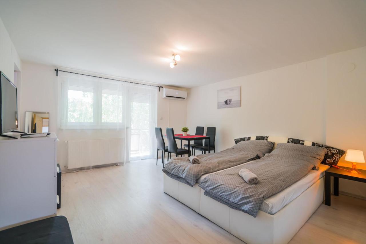 Zigzag Apartman Siófok Buitenkant foto