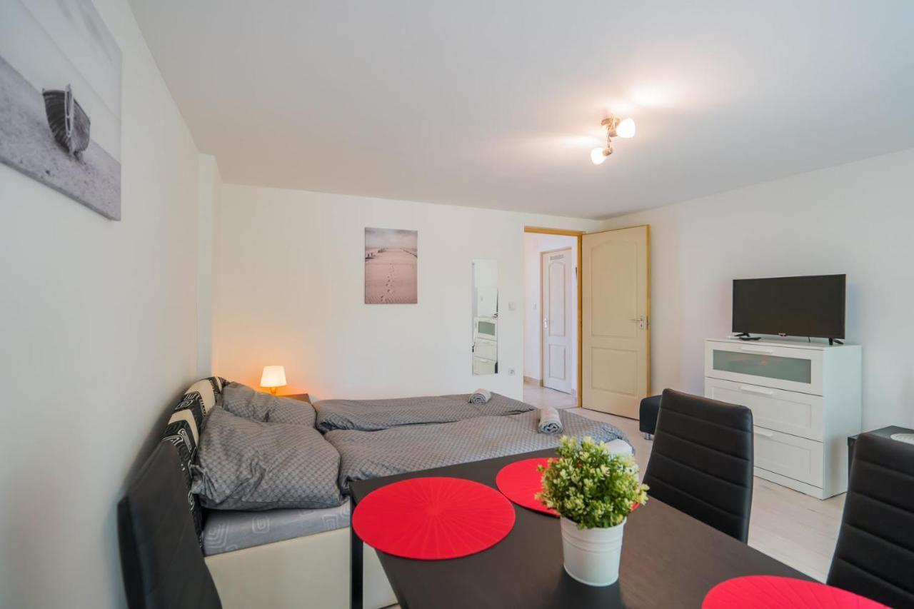 Zigzag Apartman Siófok Buitenkant foto