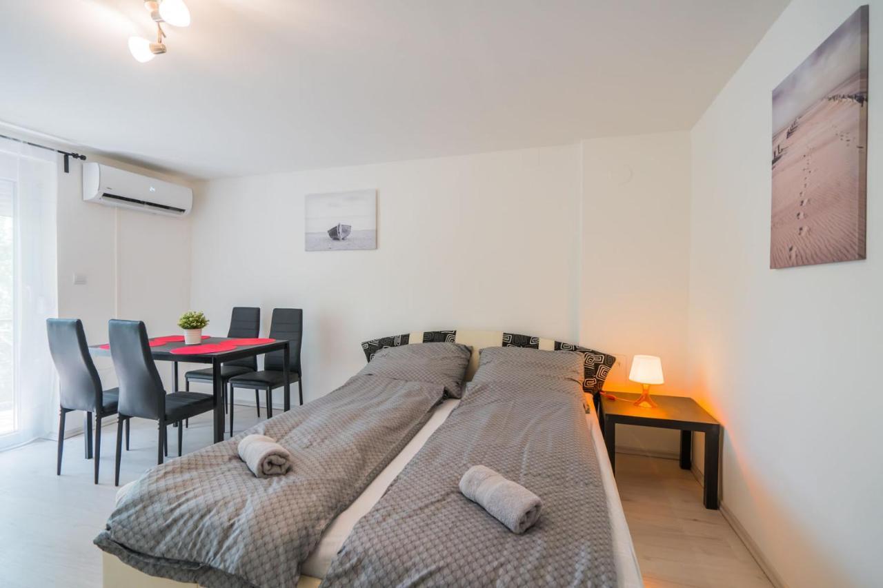 Zigzag Apartman Siófok Buitenkant foto